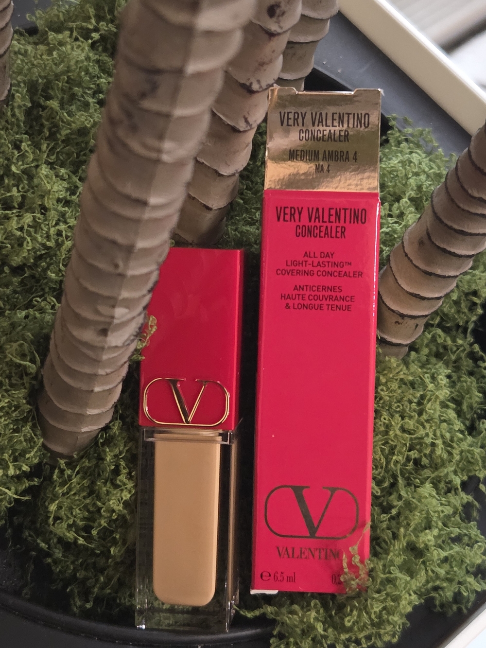 Valentino Very Valentino Concealer – Medium Ambra 4 (MA 4) – 6.5 mL